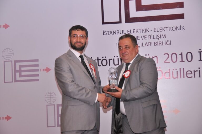 Elektri̇k-Elektroni̇k Maki̇ne Ve Bi̇li̇şi̇m İhracatcilari Bi̇rli̇ği̇ Ödül Töreni̇